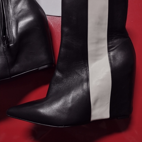 Calvin Klein black white booties sz 9 zipper wedge - Picture 4 of 9